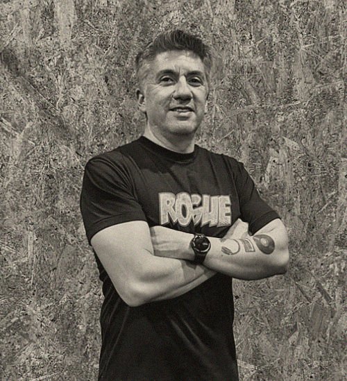 José Luis, de brazos cruzados